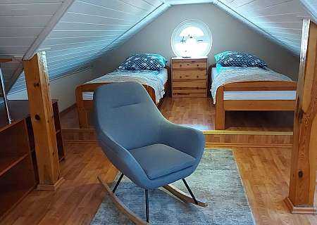 Pokój trzyosobowy poddasze